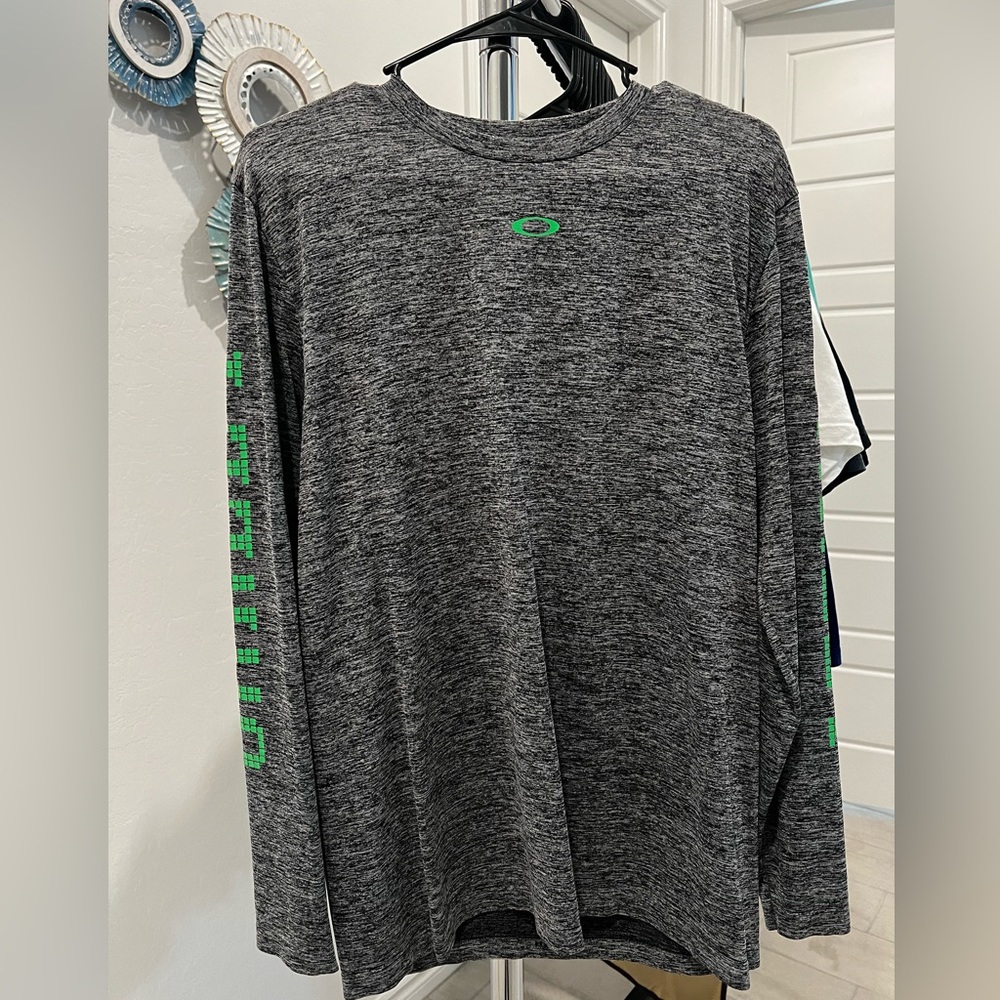 Oakley - Medium long sleeve performance fit shirt